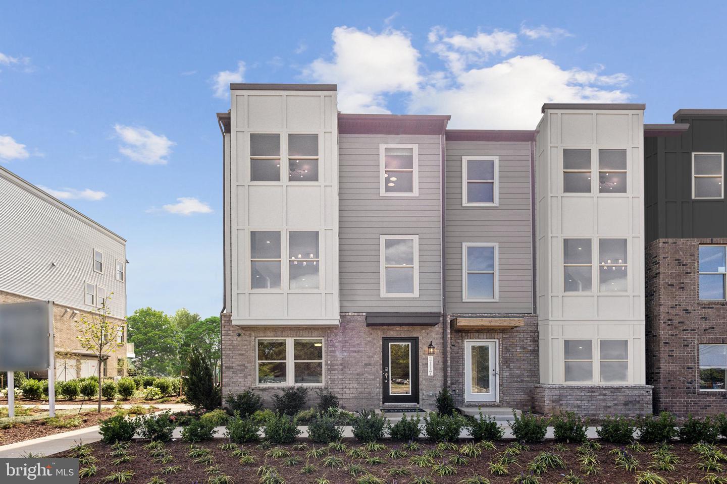 2120 Acadia Road, Herndon