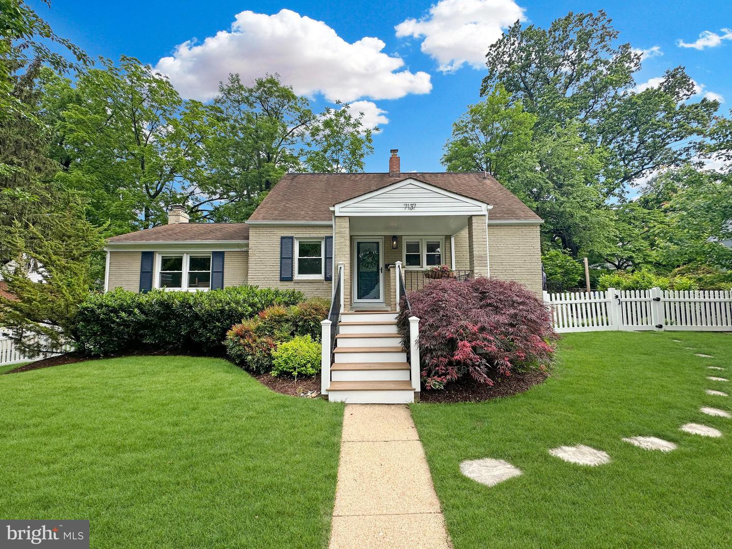 7137 Oakland Avenue, Falls Church