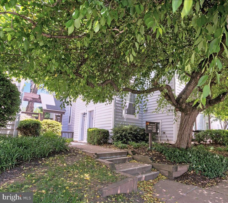 10096 Oakton Terrace Road #10096, Oakton