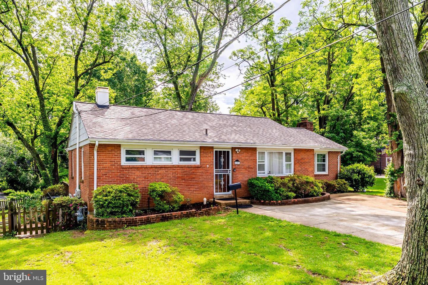 6103 Pike Court, Alexandria