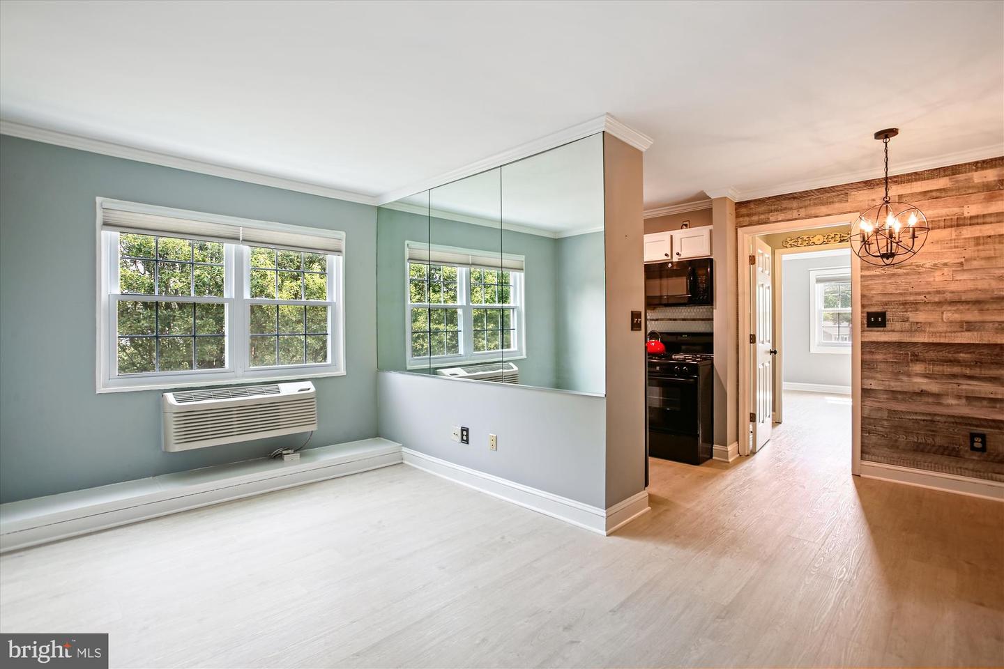 2237 Farrington Avenue #301, Alexandria