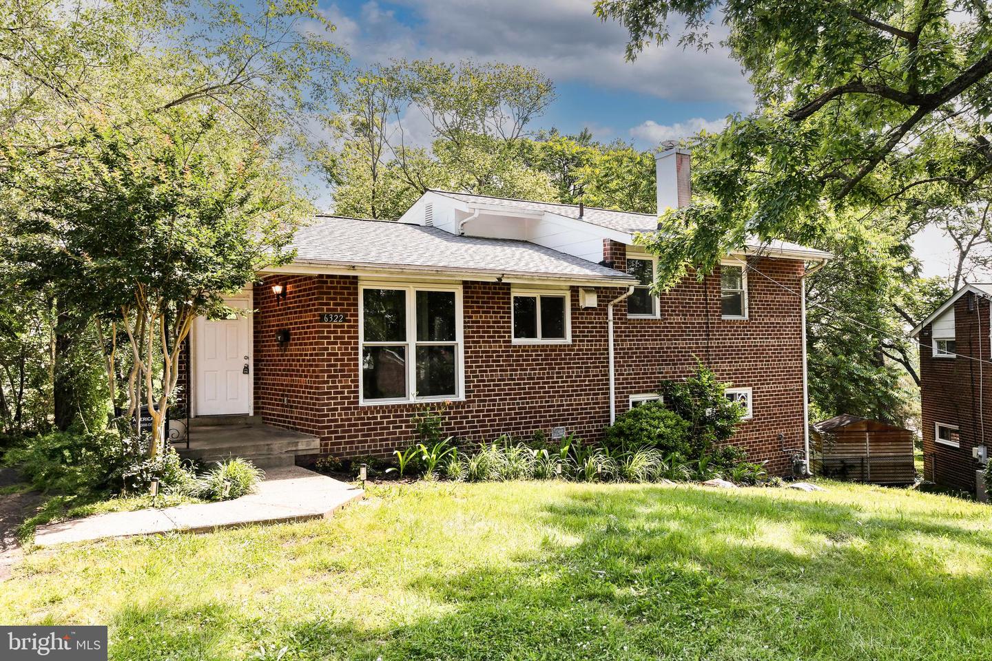 6322 Phyllis Lane, Alexandria