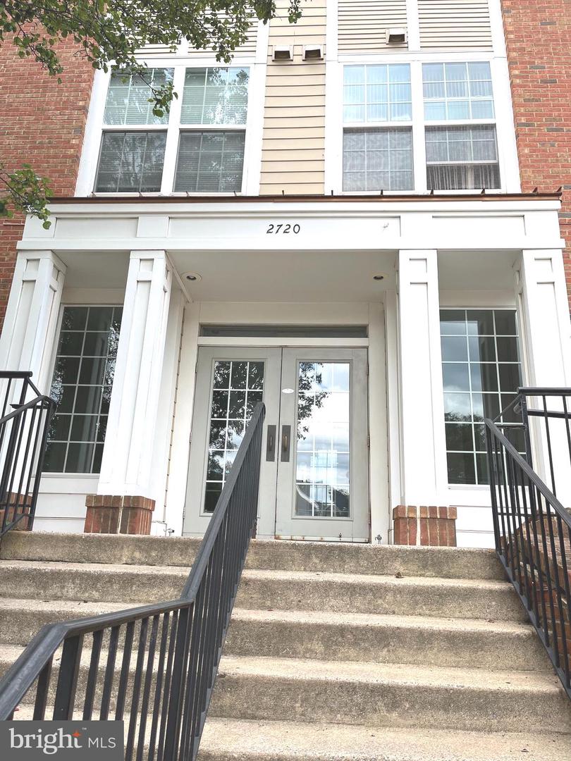 2720 Bellforest Court #201, Vienna
