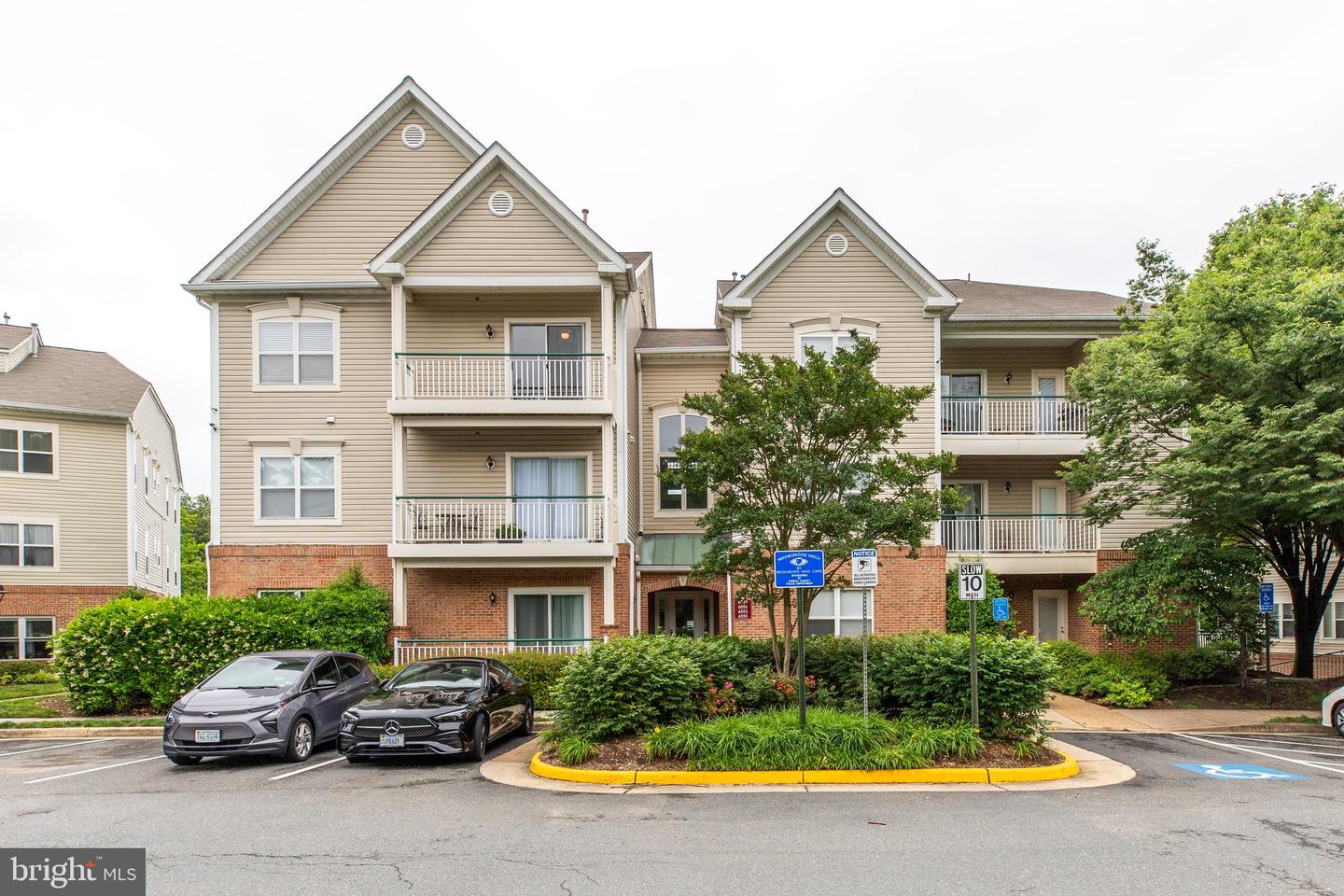 6549 Grange Lane #401, Alexandria