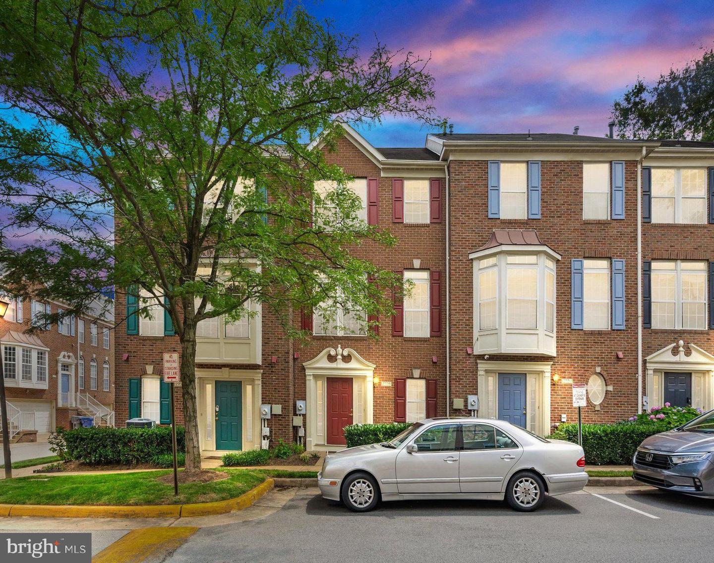2706 Manhattan Place, Vienna