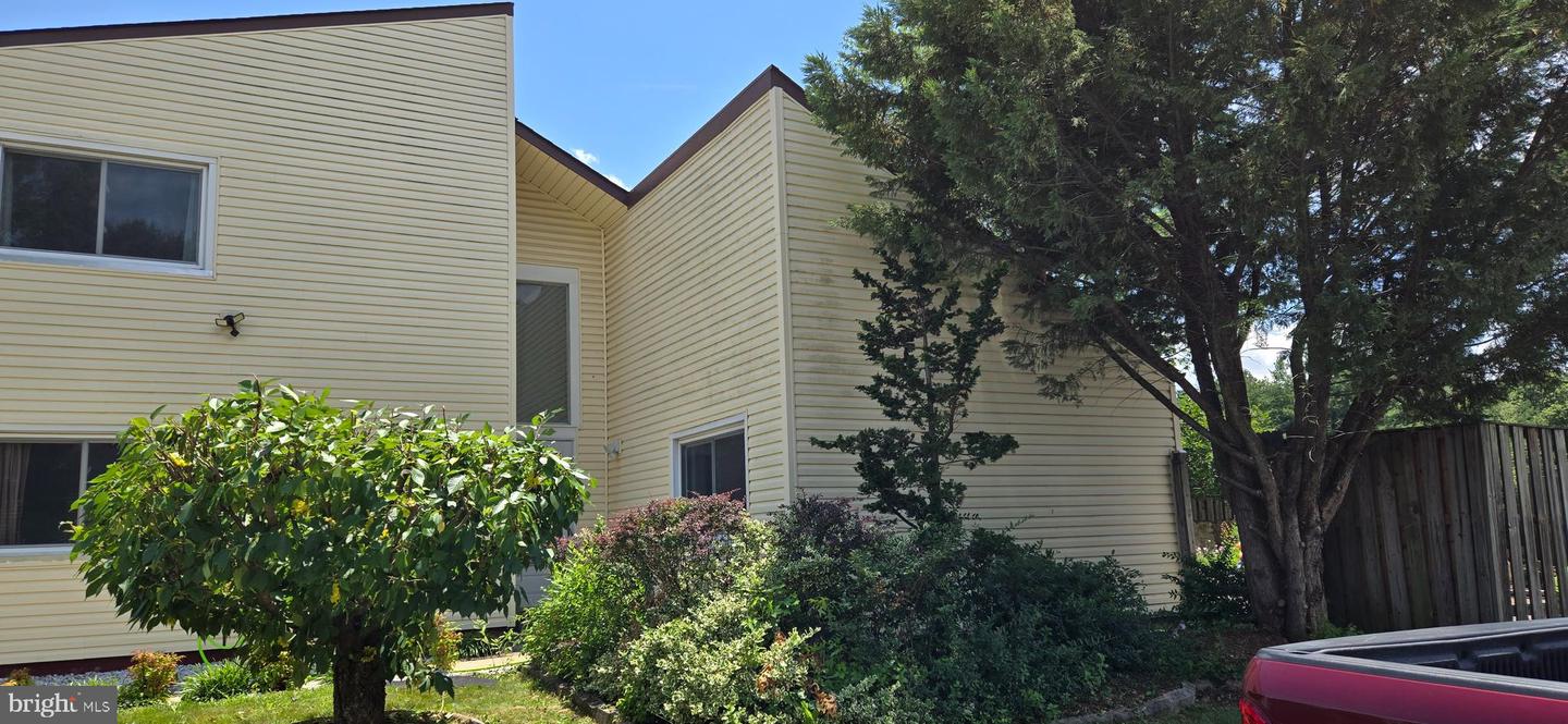 350 Juniper Court, Herndon