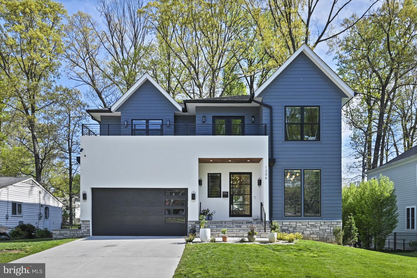 1206 Cottage Street SW, Vienna