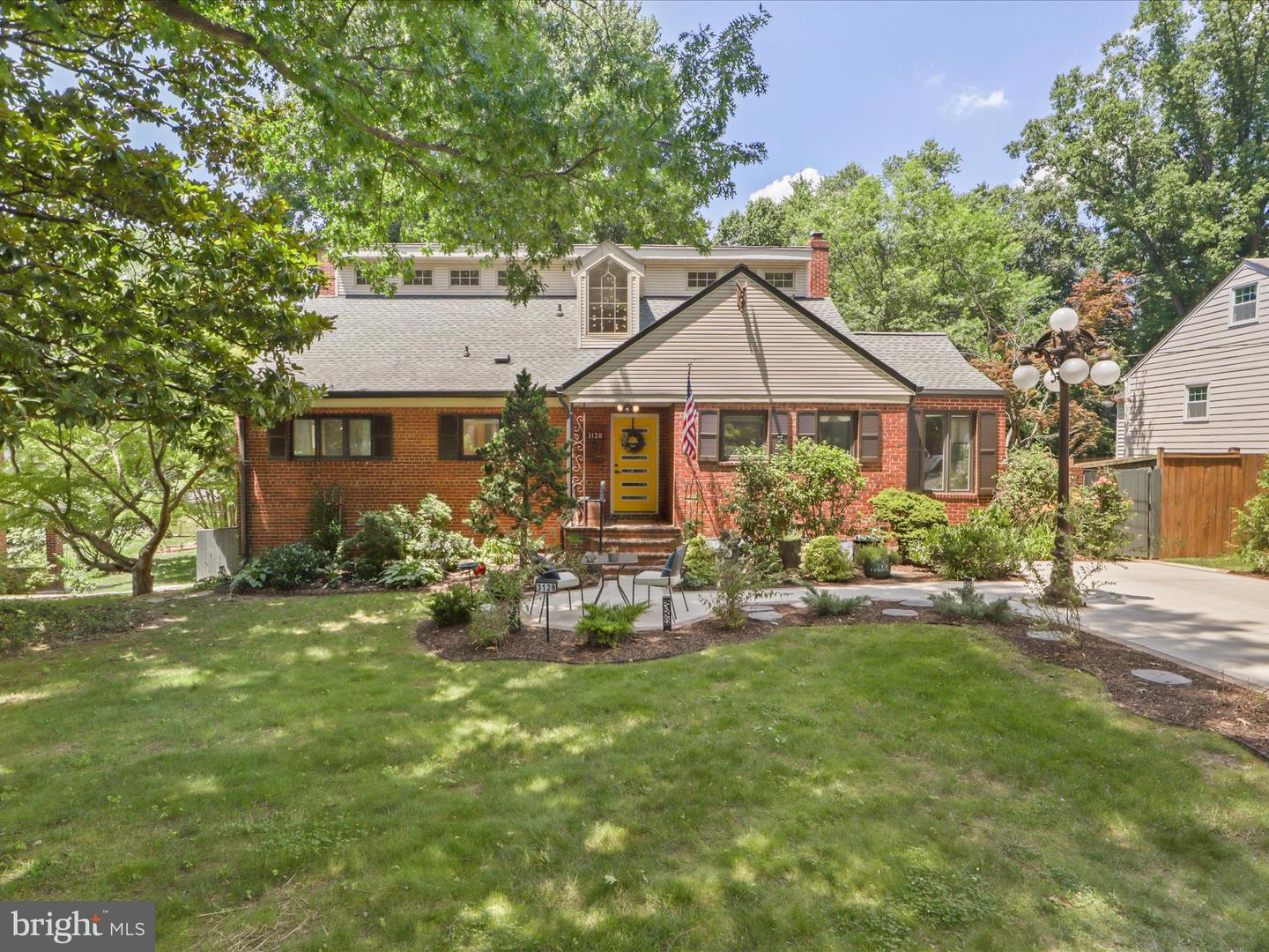 3128 Creswell Drive, Falls Church