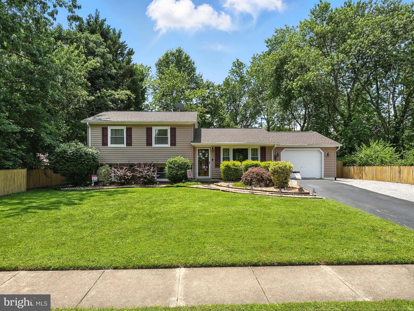 8210 Ackley Street, Alexandria
