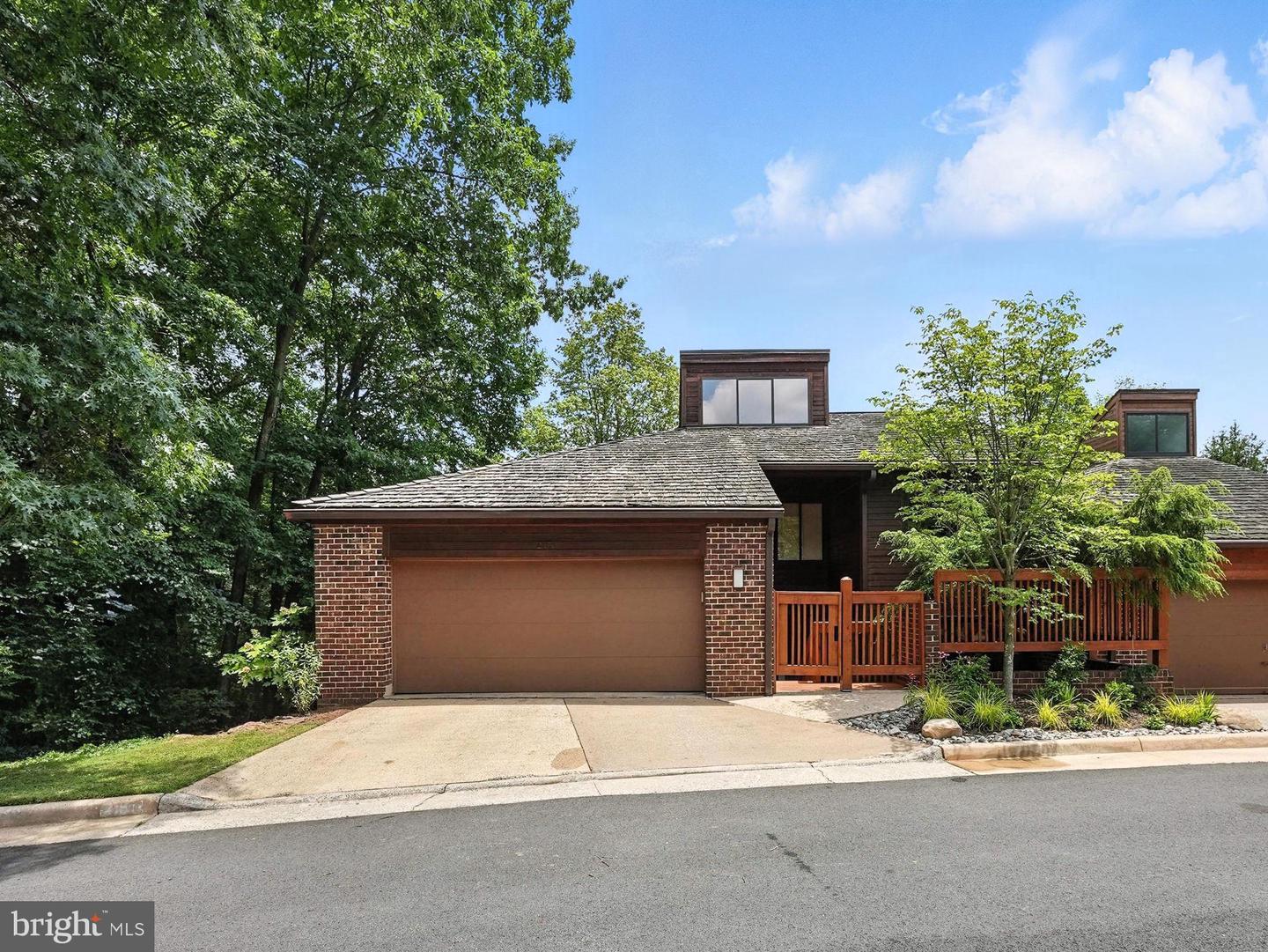 2151 Cabots Point Lane, Reston