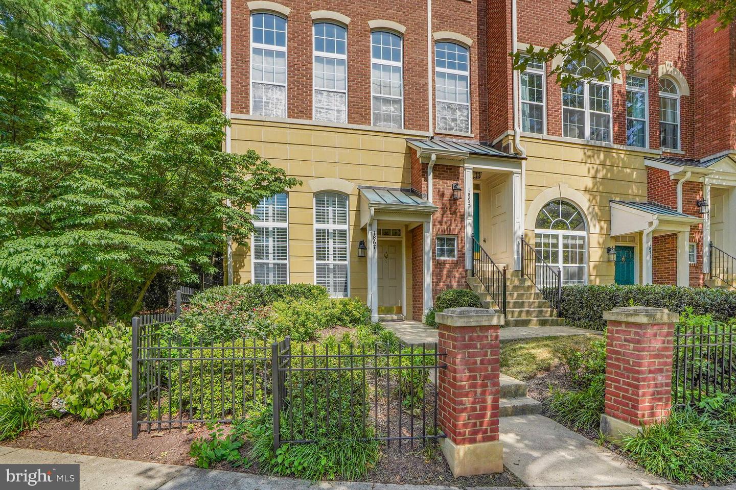 1867 Crescent Park Drive #116a, Reston