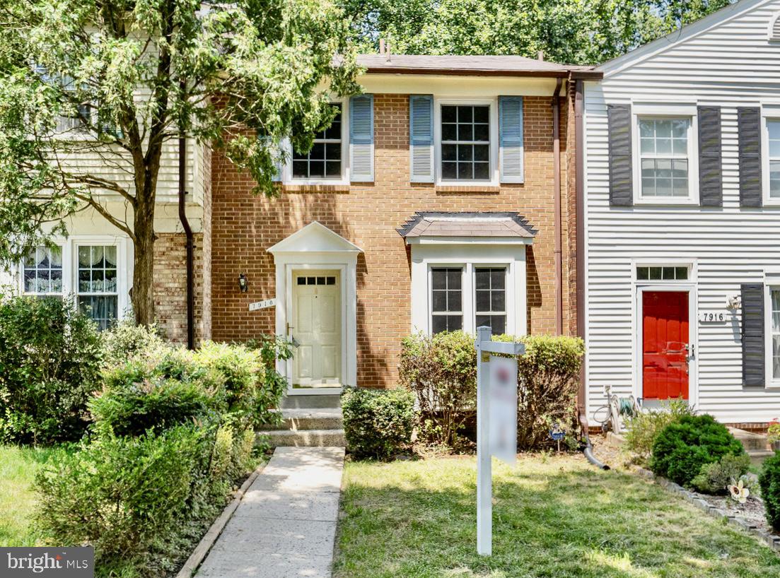 7918 Pebble Brook Court, Springfield
