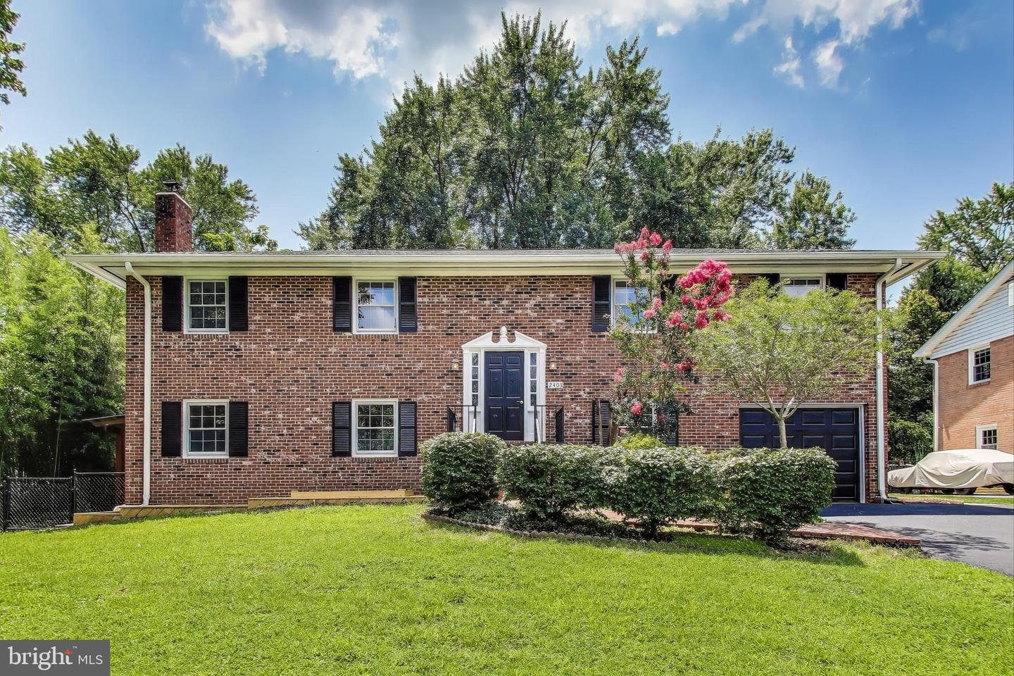 2403 Sherwood Hall Lane, Alexandria