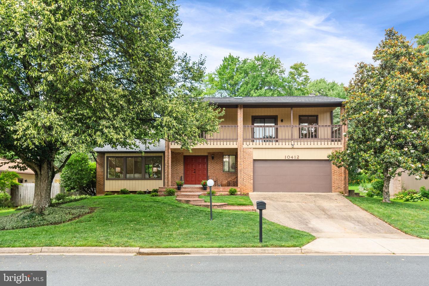 10412 Woodbury Woods Court, Fairfax