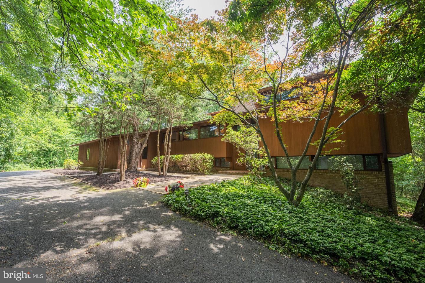 1017 Towlston Road, Mclean