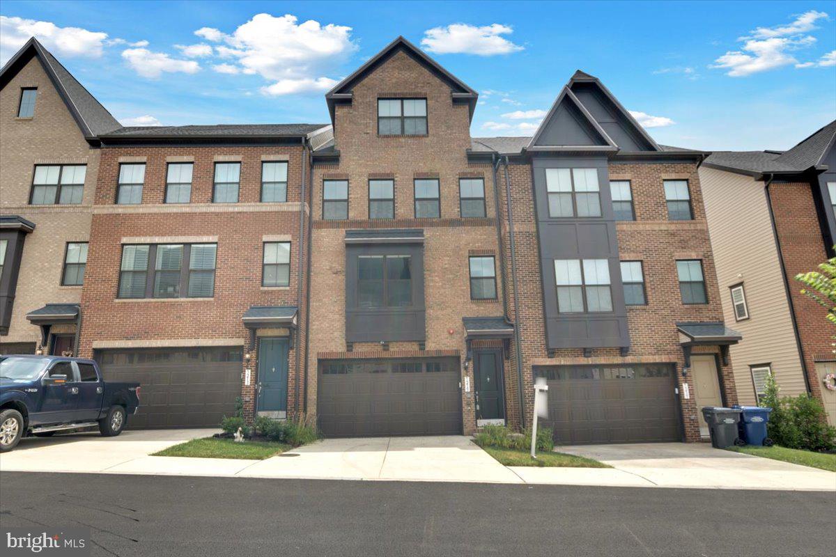 7215 Mountaineer Drive, Alexandria