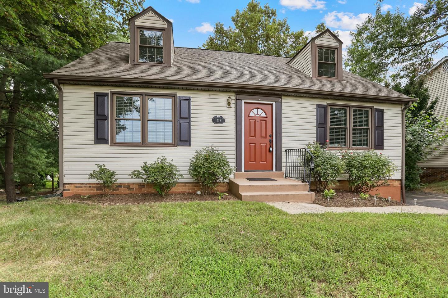 719 Palmer Drive, Herndon
