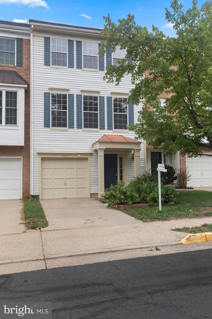 2447 Clover Field Circle, Herndon