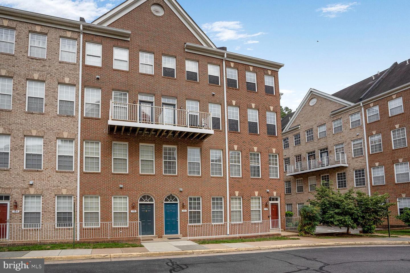2663 Manhattan Place #111, Vienna