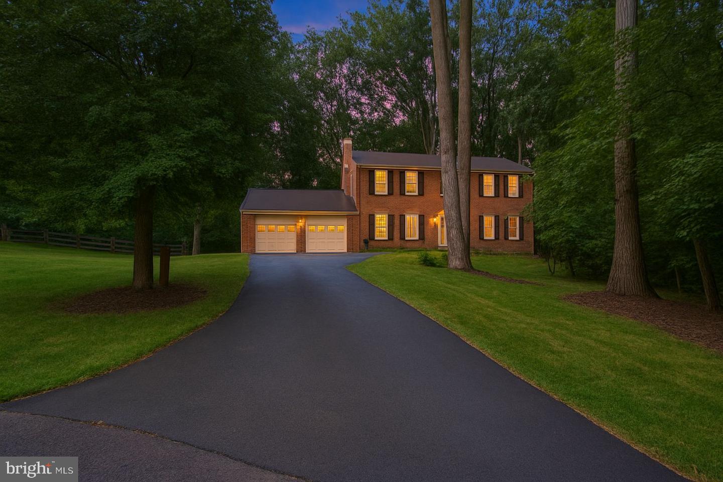12147 Holly Knoll Circle, Great Falls