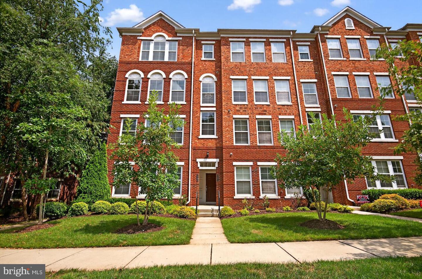 3006 Rittenhouse Circle #28, Fairfax