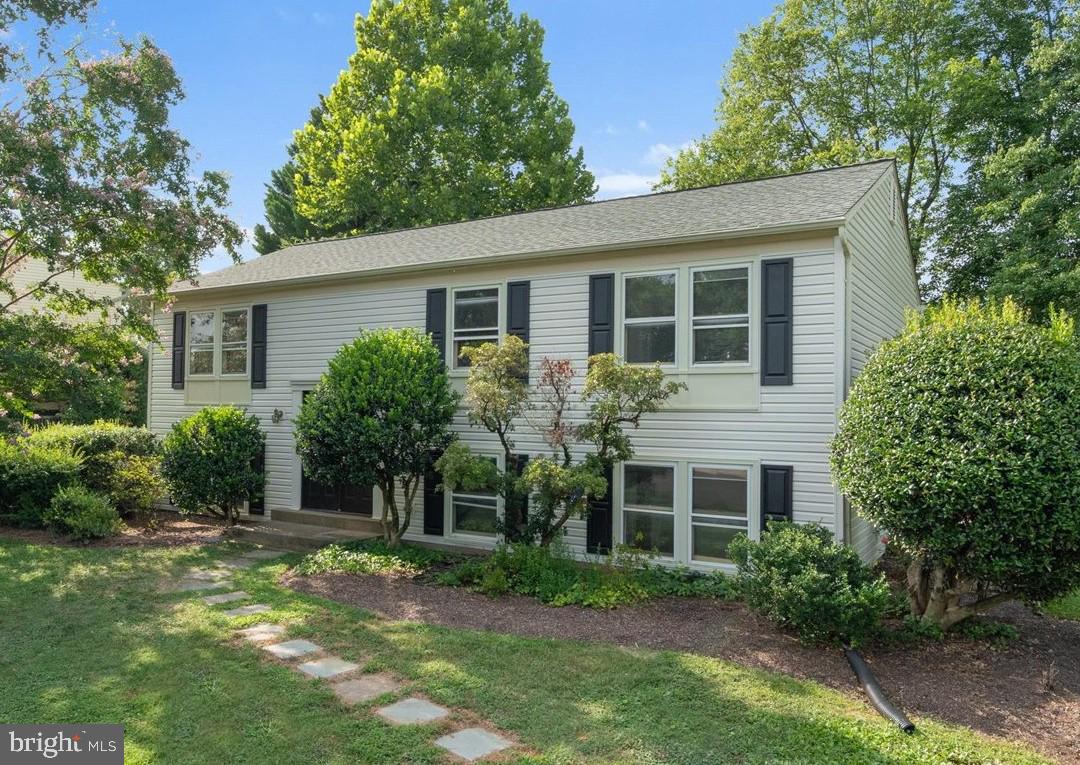 12721 Carlsbad Court, Herndon