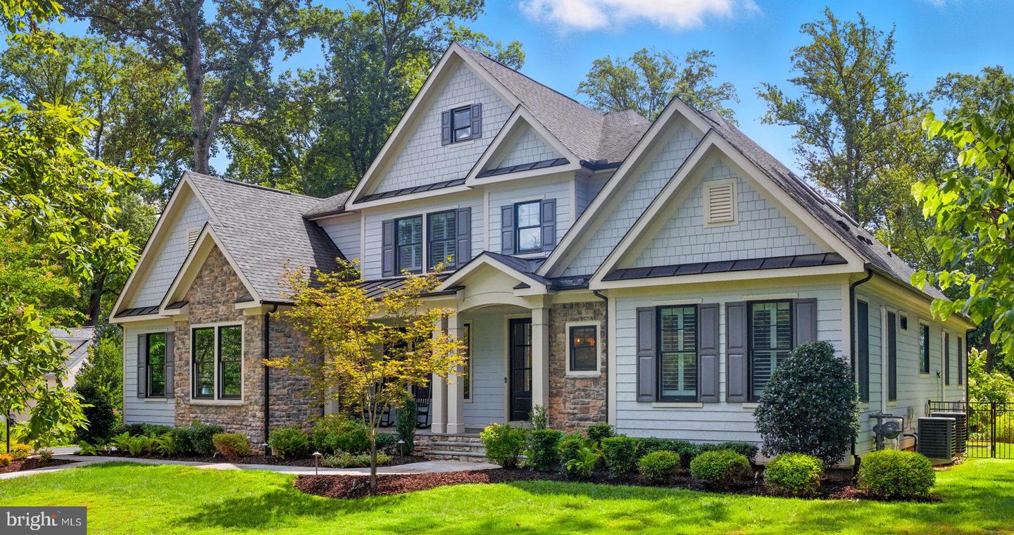 8617 Dixie Place, Mclean