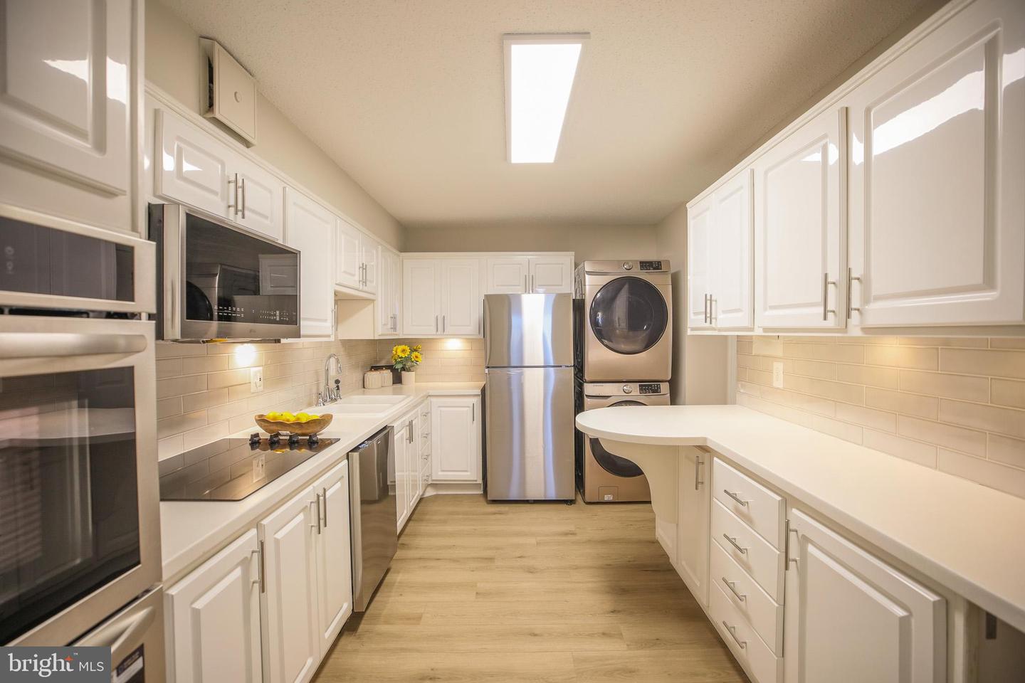 5902 Mount Eagle Drive #805, Alexandria