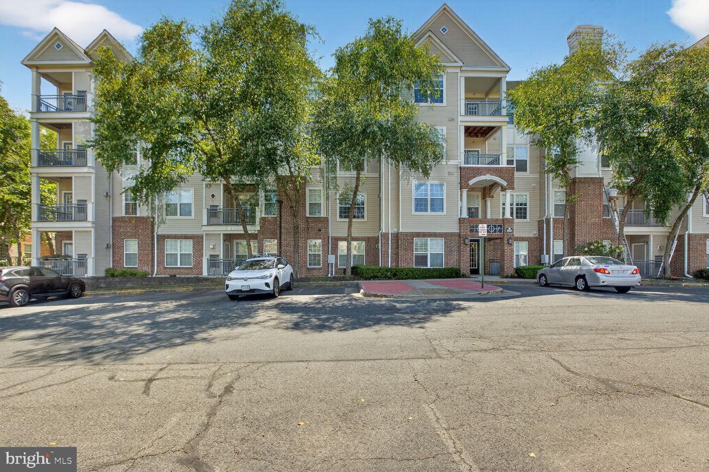 3021 Nicosh Circle #1108, Falls Church