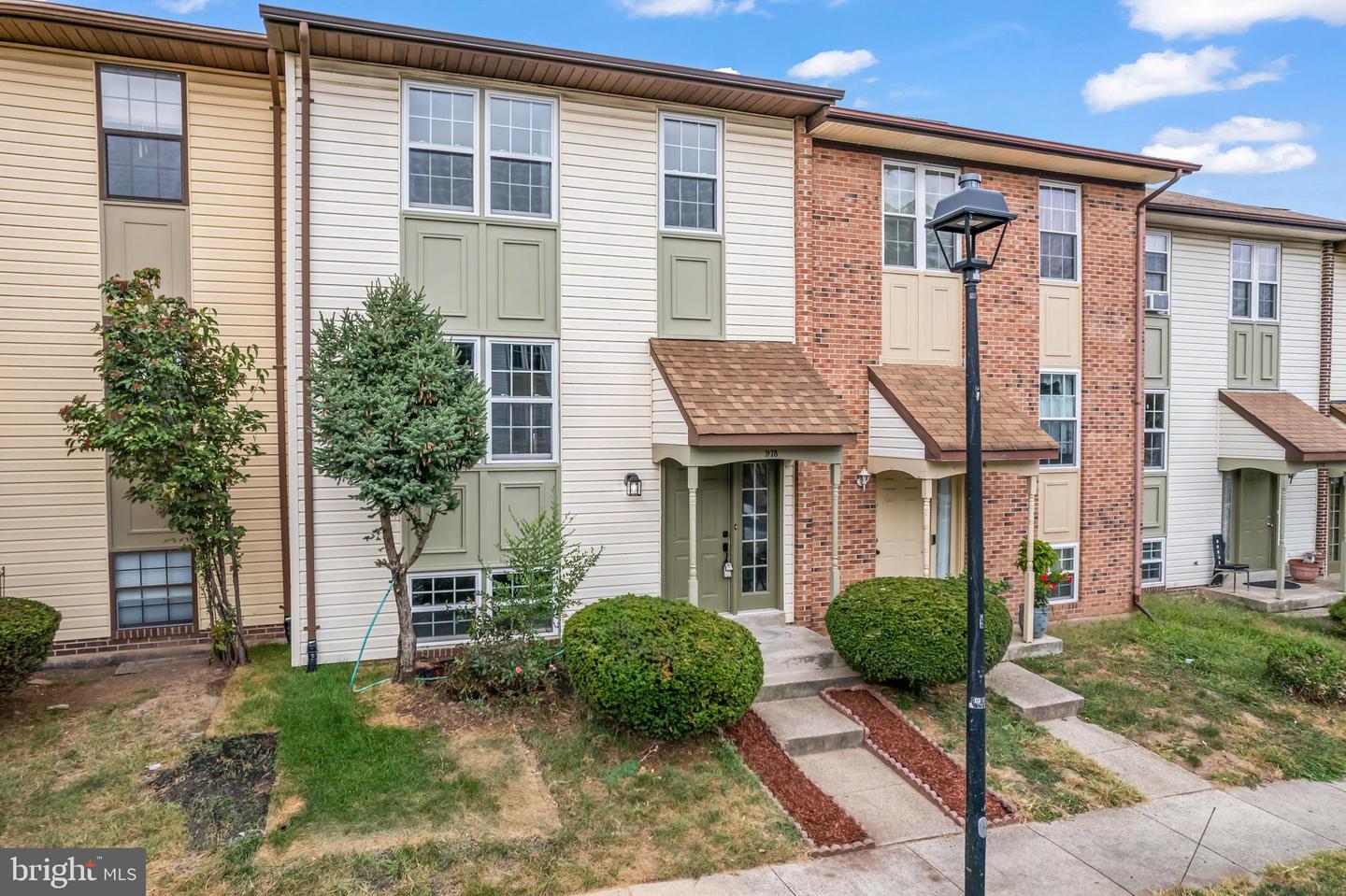 978 Branch Drive, Herndon