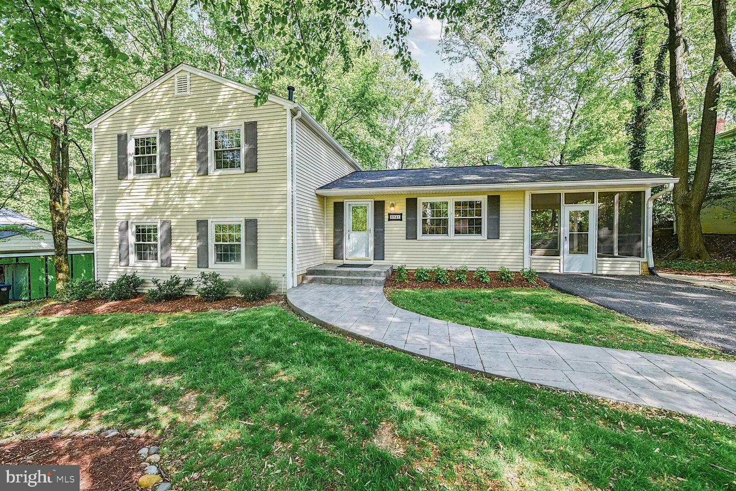 2241 Senseney Lane, Falls Church