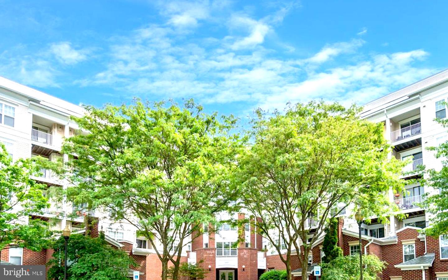 1645 International Drive #126, Mclean