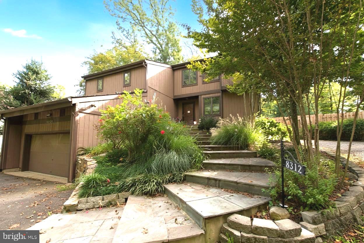 8312 Upper Spring Lane, Annandale