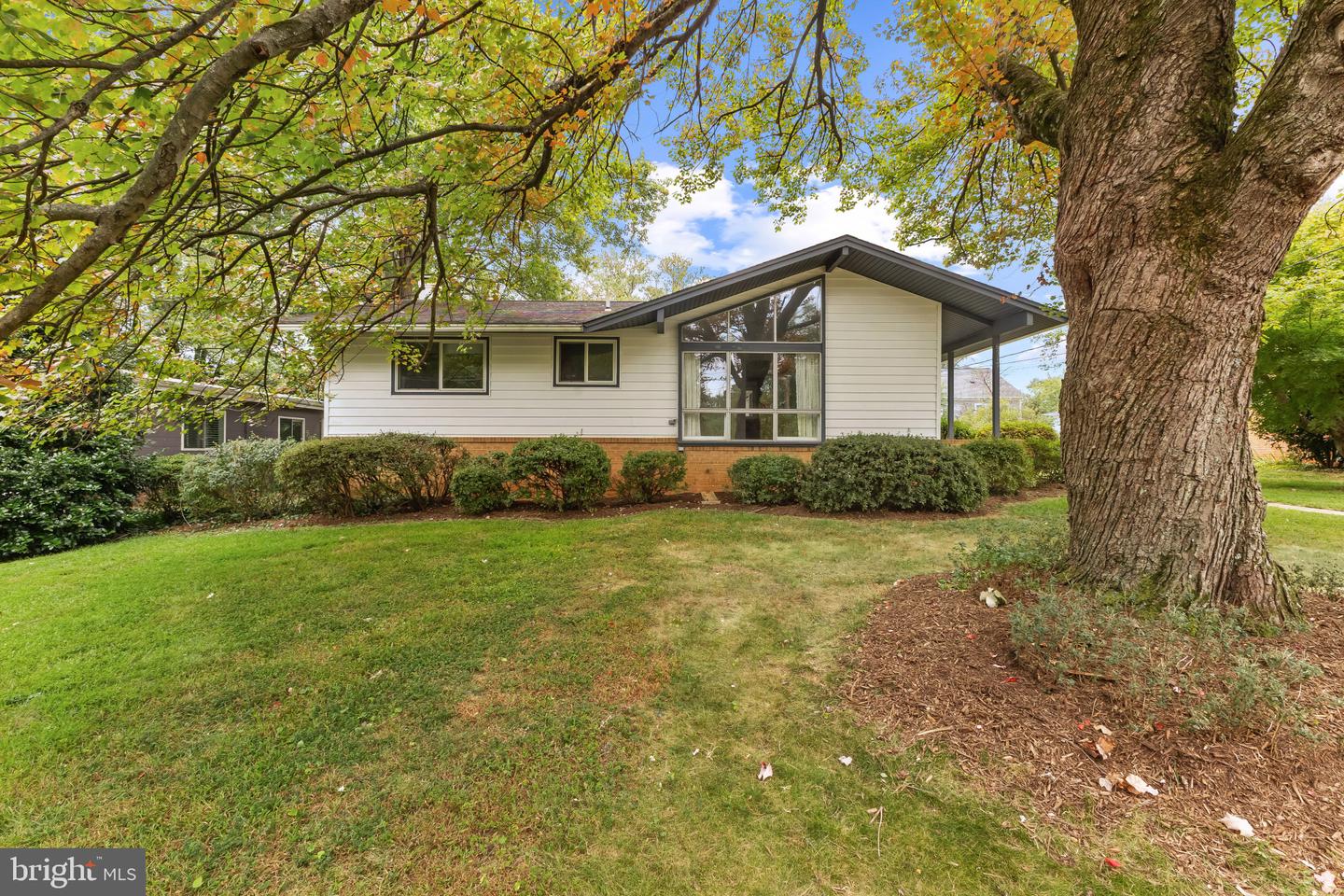 8517 Marquette, Vienna