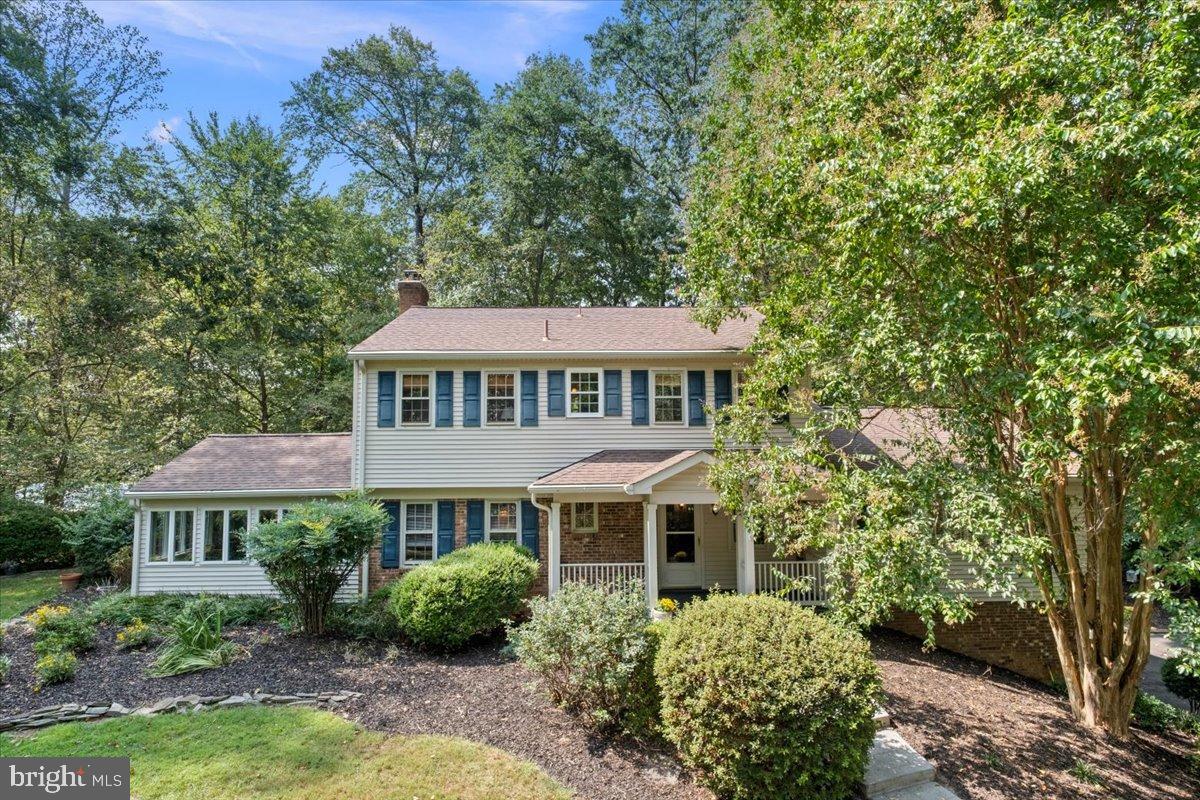 12421 Henderson Road, Clifton