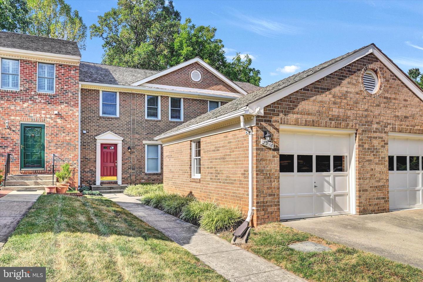 2918 Oakborough Square, Oakton