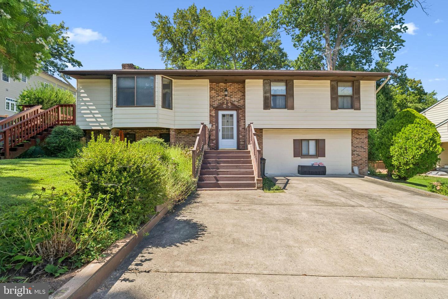 2146 Woodford Road, Vienna
