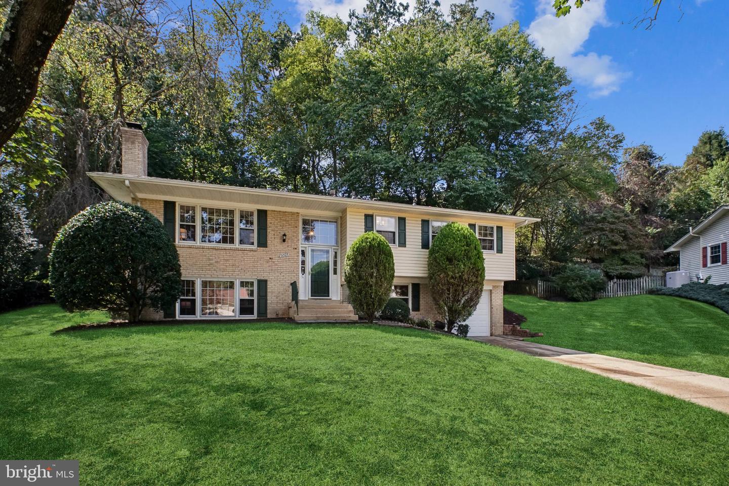 9525 Center Street, Vienna