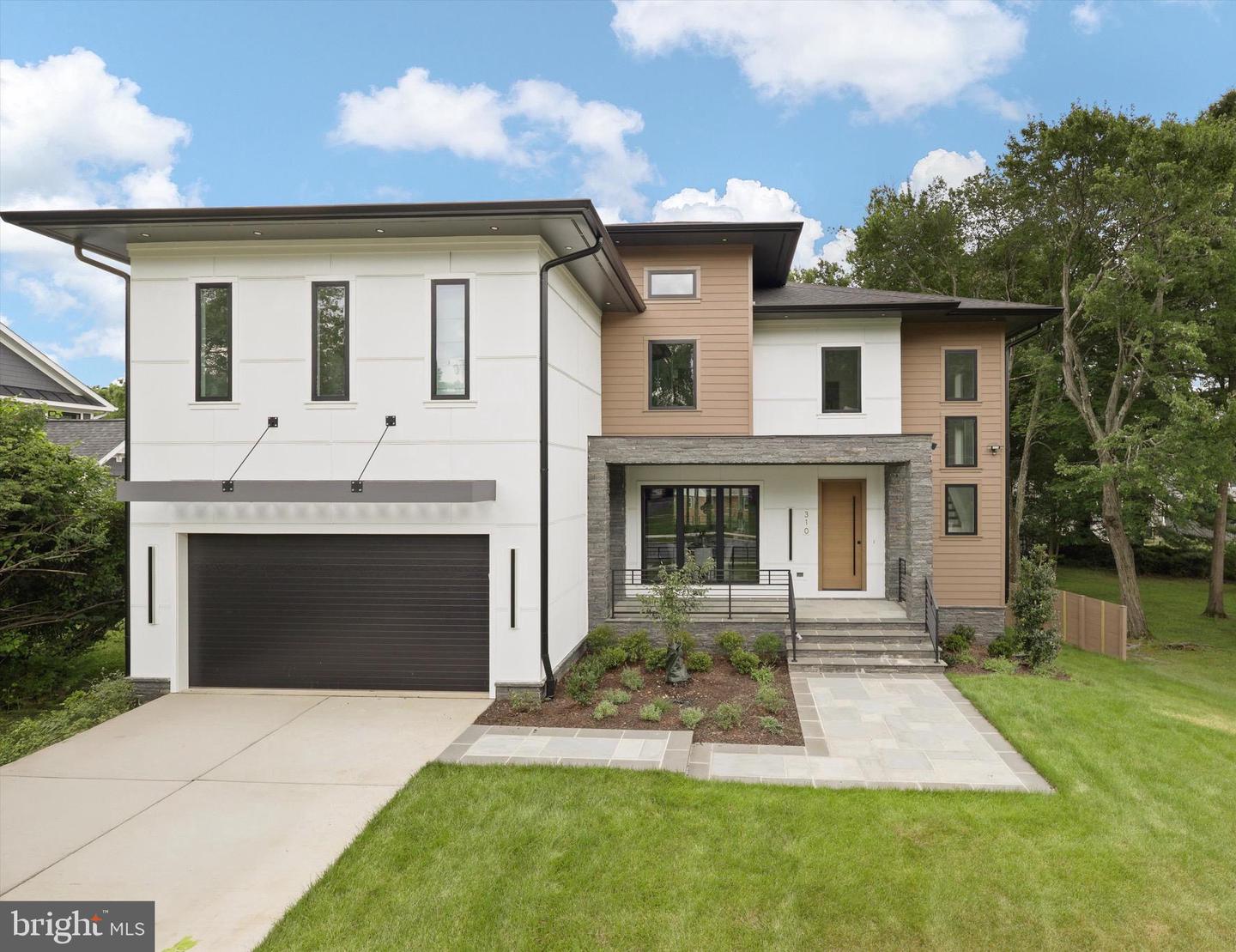 310 Johnson Street SW, Vienna