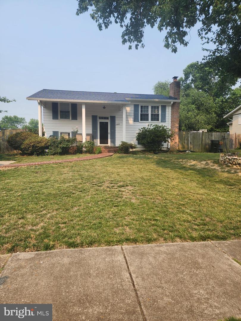 7952 Hammond Street, Alexandria
