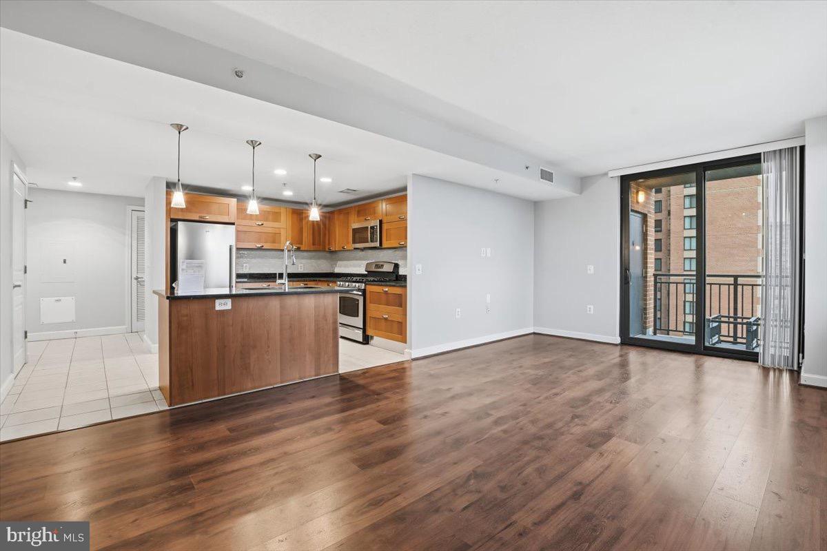 2451 Midtown Avenue #713, Alexandria