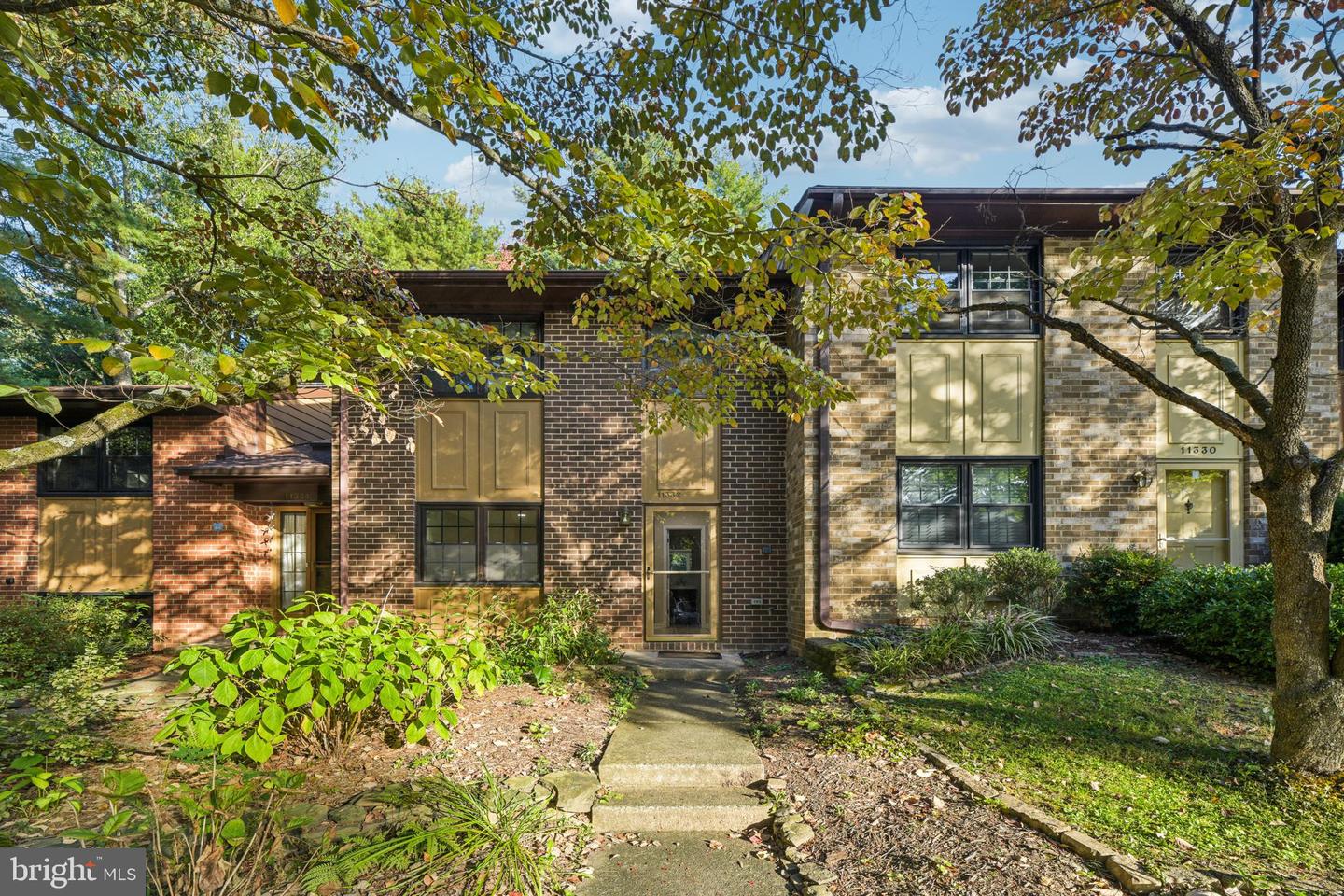 11332 Headlands Court, Reston