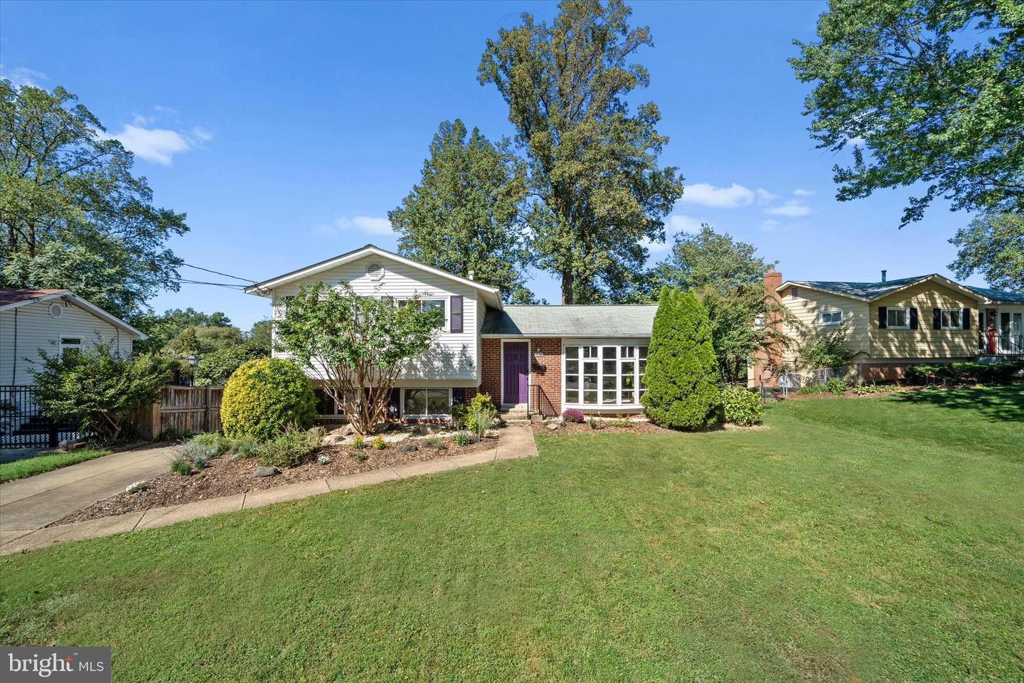 7456 Madeira Place, Annandale