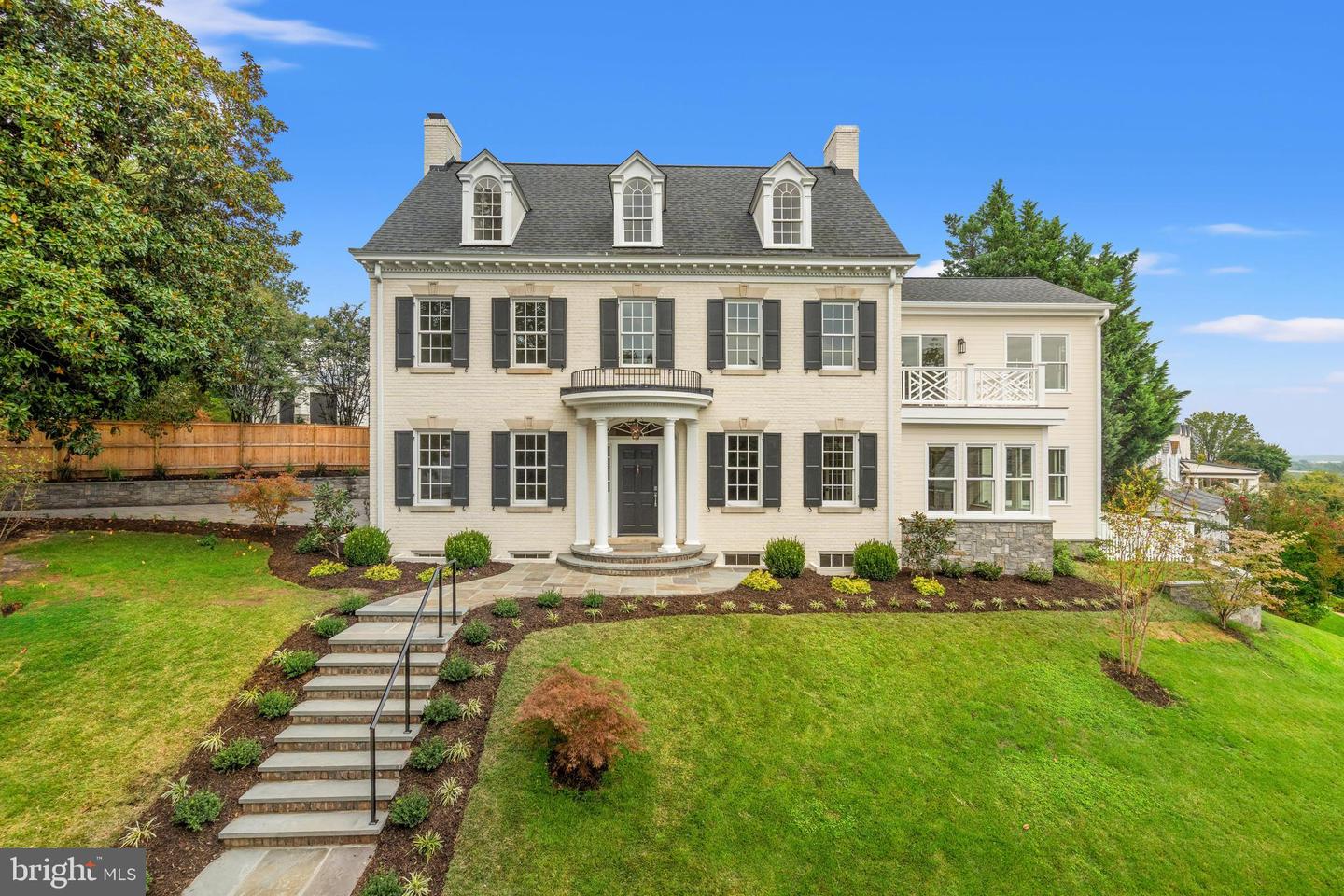 1814 Edgehill Drive, Alexandria