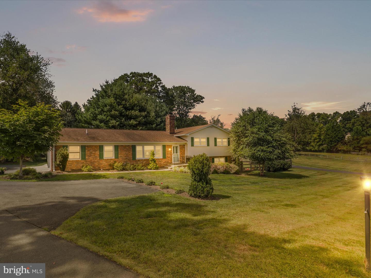 2736 Calkins Road, Herndon