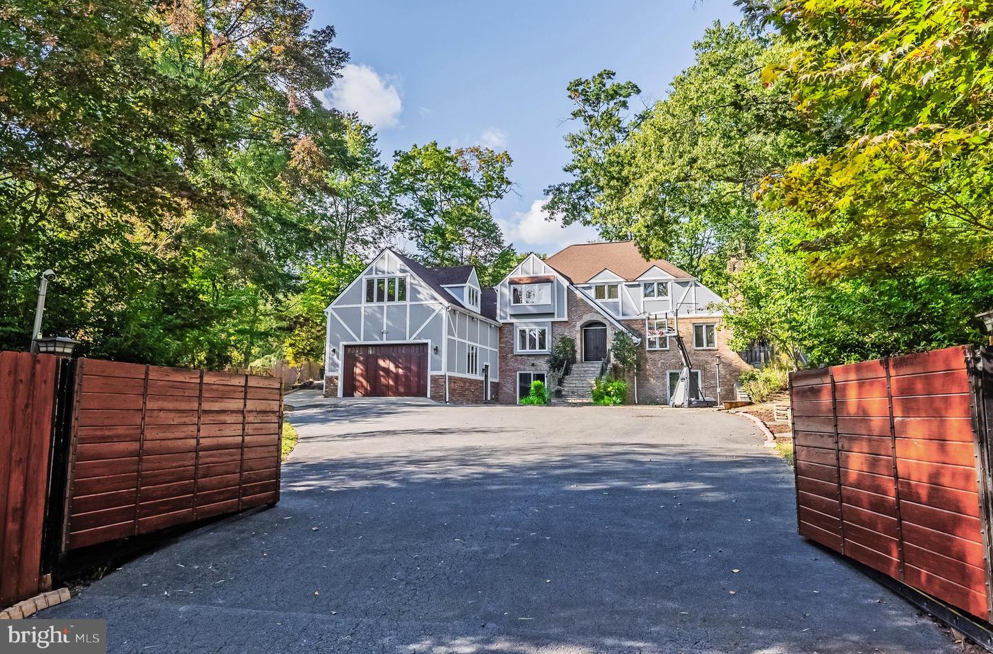 2352 Cedar Lane, Vienna