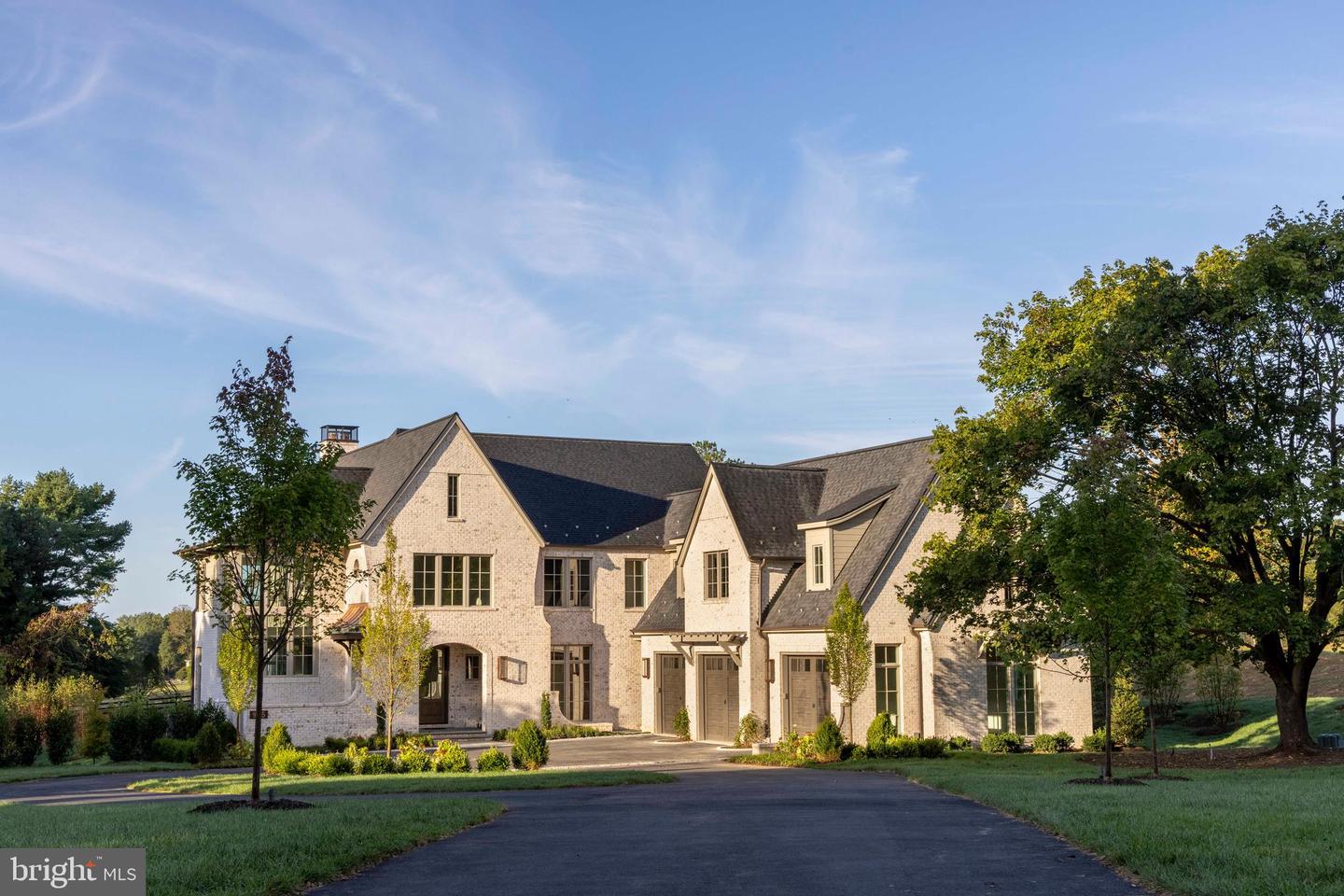 9605 Georgetown Pike, Great Falls