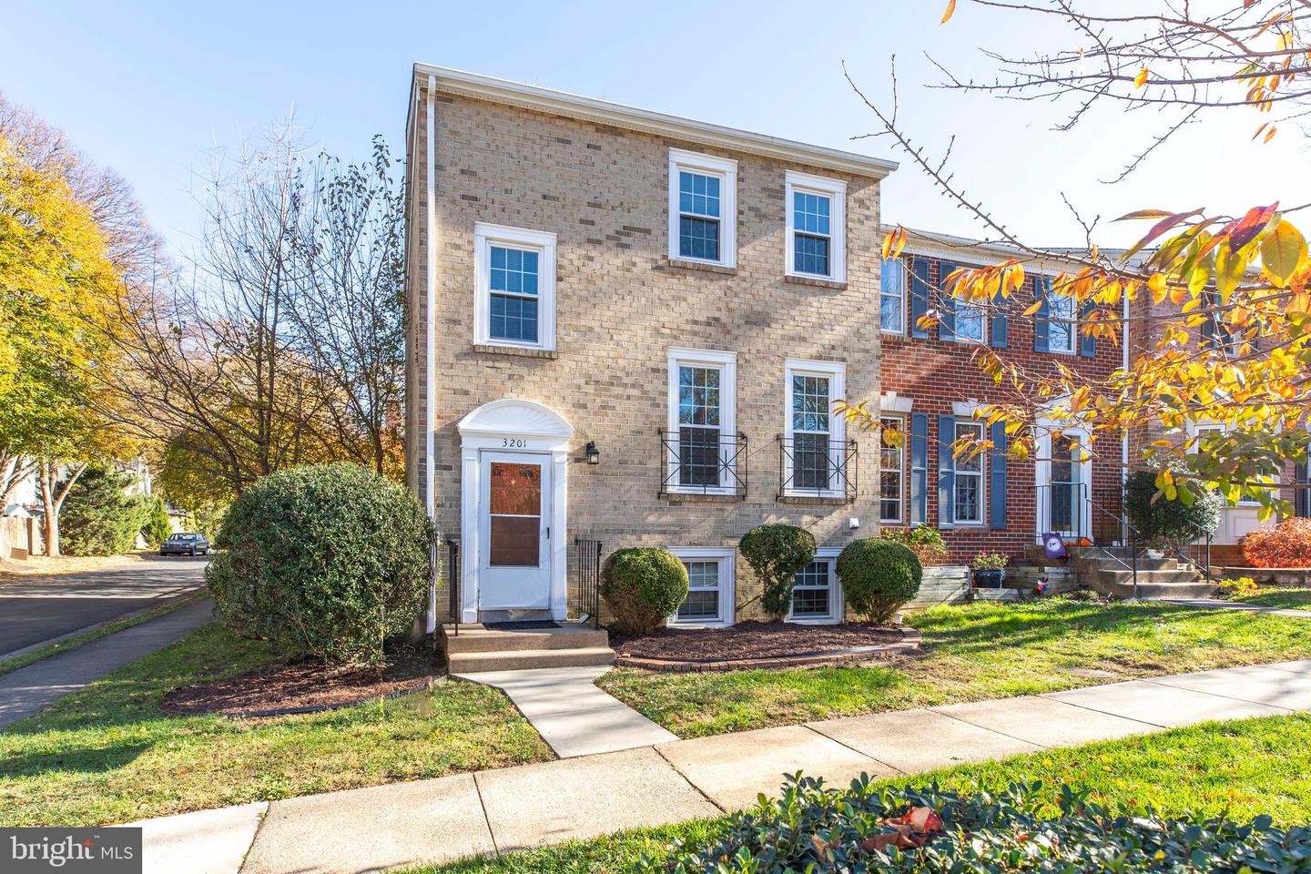 3201 White Flint Court, Oakton