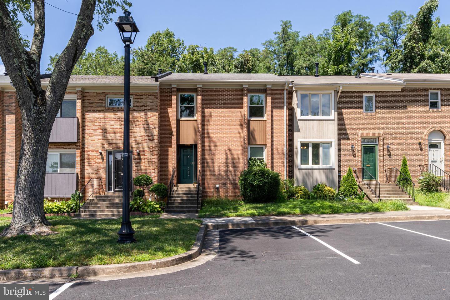 8322 Highcliffe Court, Annandale