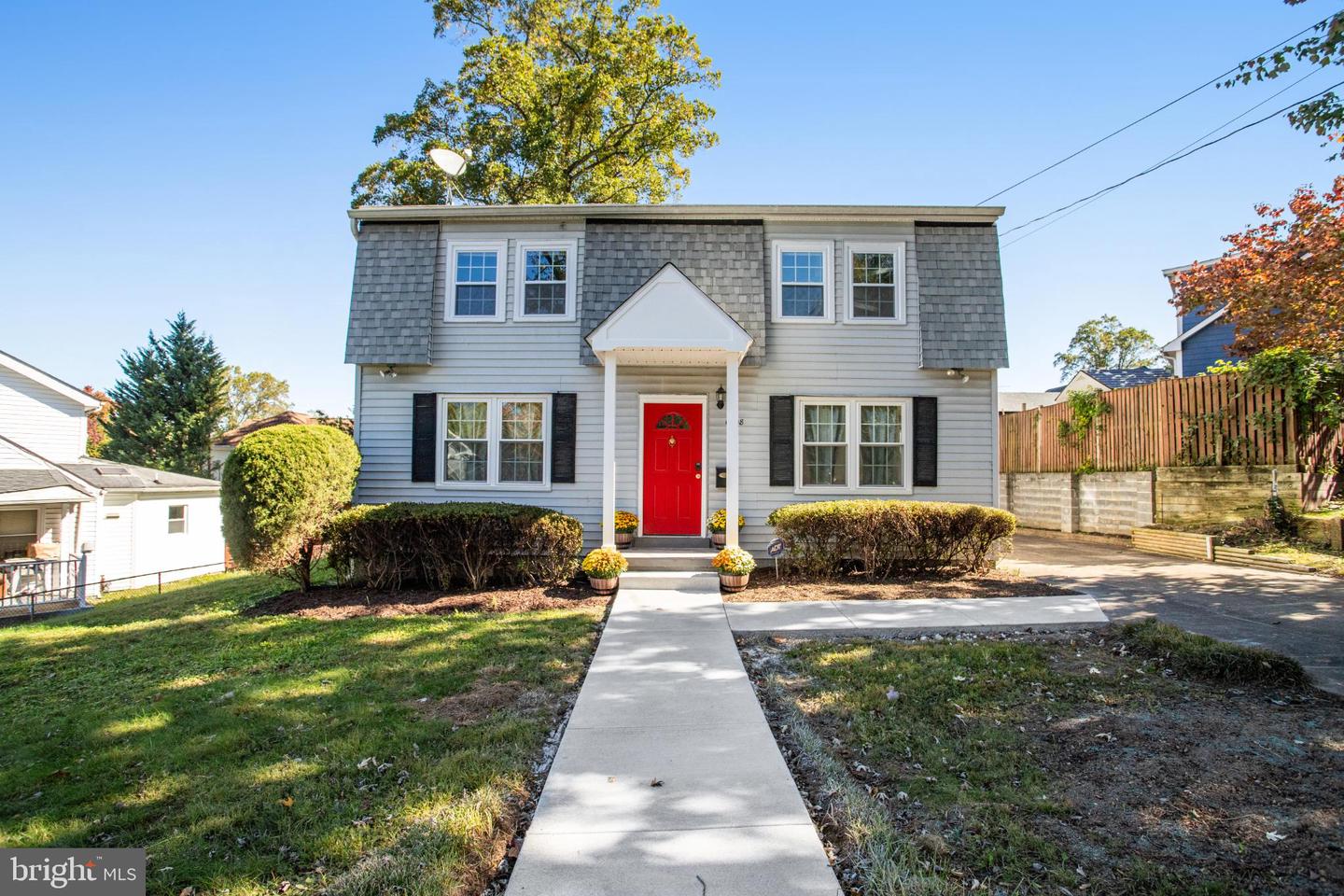 6908 Barrett Rd
